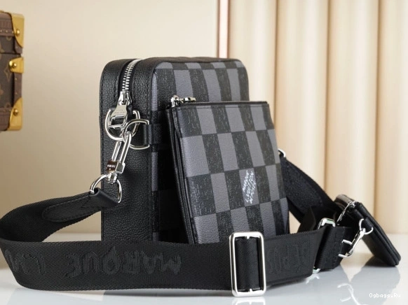 VUITTON LOUIS MESSENGER TRIO 0501